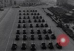 Standbild Sowjetische Truppen greifen Deutsche in Haus-zu-Haus-Schlachten in ein Stadt Moskau Russland Sowjetunion, 1941, aus Sekunde 39 historischem Filmmaterial Videoclip 65675037964