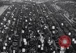 Standbild Sowjetische Truppen greifen Deutsche in Haus-zu-Haus-Schlachten in ein Stadt Moskau Russland Sowjetunion, 1941, aus Sekunde 61 historischem Filmmaterial Videoclip 65675037964