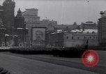 Image les gens de Moscou Parade Moscou Russie Union Soviétique, 1952, de la seconde 8 séquences d'archives historiques vidéo 65675037975
