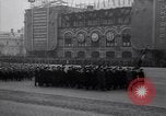 Image les gens de Moscou Parade Moscou Russie Union Soviétique, 1952, de la seconde 15 séquences d'archives historiques vidéo 65675037975