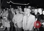 Standbild Mein Mann Godfrey Film Premier Los Angeles California USA, 1957, aus Sekunde 1 historischem Filmmaterial Videoclip 65675037997