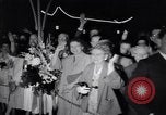 Standbild Mein Mann Godfrey Film Premier Los Angeles California USA, 1957, aus Sekunde 4 historischem Filmmaterial Videoclip 65675037997