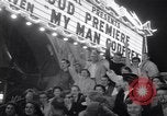 Standbild Mein Mann Godfrey Film Premier Los Angeles California USA, 1957, aus Sekunde 20 historischem Filmmaterial Videoclip 65675037997