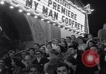 Standbild Mein Mann Godfrey Film Premier Los Angeles California USA, 1957, aus Sekunde 21 historischem Filmmaterial Videoclip 65675037997