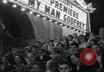 Standbild Mein Mann Godfrey Film Premier Los Angeles California USA, 1957, aus Sekunde 22 historischem Filmmaterial Videoclip 65675037997