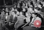 Standbild Mein Mann Godfrey Film Premier Los Angeles California USA, 1957, aus Sekunde 27 historischem Filmmaterial Videoclip 65675037997
