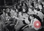 Standbild Mein Mann Godfrey Film Premier Los Angeles California USA, 1957, aus Sekunde 29 historischem Filmmaterial Videoclip 65675037997