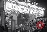 Standbild Mein Mann Godfrey Film Premier Los Angeles California USA, 1957, aus Sekunde 32 historischem Filmmaterial Videoclip 65675037997
