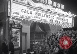 Standbild Mein Mann Godfrey Film Premier Los Angeles California USA, 1957, aus Sekunde 33 historischem Filmmaterial Videoclip 65675037997