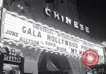 Standbild Mein Mann Godfrey Film Premier Los Angeles California USA, 1957, aus Sekunde 35 historischem Filmmaterial Videoclip 65675037997