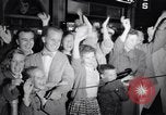 Standbild Mein Mann Godfrey Film Premier Los Angeles California USA, 1957, aus Sekunde 52 historischem Filmmaterial Videoclip 65675037997