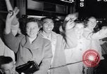 Standbild Mein Mann Godfrey Film Premier Los Angeles California USA, 1957, aus Sekunde 55 historischem Filmmaterial Videoclip 65675037997