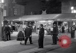 Standbild Mein Mann Godfrey film Premier Los Angeles California USA, 1957, aus Sekunde 1 historischem Filmmaterial Videoclip 65675037998