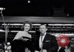 Standbild Mein Mann Godfrey film Premier Los Angeles California USA, 1957, aus Sekunde 24 historischem Filmmaterial Videoclip 65675037998