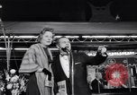 Standbild Mein Mann Godfrey film Premier Los Angeles California USA, 1957, aus Sekunde 60 historischem Filmmaterial Videoclip 65675037998