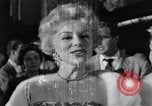 Immagine di Il mio uomo Godfrey tappeto rosso Los Angeles California USA, 1957, secondo 14 filmato di repertorio 65675037999