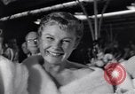 Immagine di Il mio uomo Godfrey tappeto rosso Los Angeles California USA, 1957, secondo 18 filmato di repertorio 65675037999