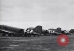 Image Parachutistes Royaume-Uni, 1944, de la seconde 32 séquences d'archives historiques vidéo 65675038002