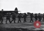 Image Parachutistes Royaume-Uni, 1944, de la seconde 54 séquences d'archives historiques vidéo 65675038002
