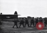 Image Parachutistes Royaume-Uni, 1944, de la seconde 61 séquences d'archives historiques vidéo 65675038002