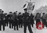 Standbild sowjetische und amerikanische Soldaten Moskau Russland Sowjetunion, 1945, aus Sekunde 11 historischem Filmmaterial Videoclip 65675038019