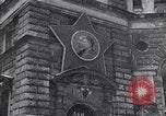 Standbild sowjetische und amerikanische Soldaten Moskau Russland Sowjetunion, 1945, aus Sekunde 31 historischem Filmmaterial Videoclip 65675038019