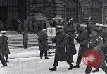 Standbild sowjetische und amerikanische Soldaten Moskau Russland Sowjetunion, 1945, aus Sekunde 39 historischem Filmmaterial Videoclip 65675038019