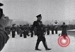 Standbild sowjetische und amerikanische Soldaten Moskau Russland Sowjetunion, 1945, aus Sekunde 51 historischem Filmmaterial Videoclip 65675038019