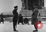Standbild sowjetische und amerikanische Soldaten Moskau Russland Sowjetunion, 1945, aus Sekunde 57 historischem Filmmaterial Videoclip 65675038019