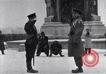 Standbild sowjetische und amerikanische Soldaten Moskau Russland Sowjetunion, 1945, aus Sekunde 58 historischem Filmmaterial Videoclip 65675038019