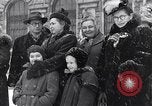 Standbild sowjetische und amerikanische Soldaten Moskau Russland Sowjetunion, 1945, aus Sekunde 59 historischem Filmmaterial Videoclip 65675038019