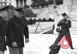 Standbild Allgemeine Van Flotte Athen Griechenland Syntagma Square, 1948, aus Sekunde 12 historischem Filmmaterial Videoclip 65675038021