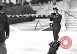 Standbild Allgemeine Van Flotte Athen Griechenland Syntagma Square, 1948, aus Sekunde 13 historischem Filmmaterial Videoclip 65675038021