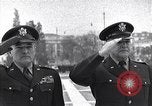 Standbild Allgemeine Van Flotte Athen Griechenland Syntagma Square, 1948, aus Sekunde 16 historischem Filmmaterial Videoclip 65675038021