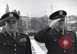 Standbild Allgemeine Van Flotte Athen Griechenland Syntagma Square, 1948, aus Sekunde 17 historischem Filmmaterial Videoclip 65675038021