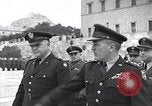 Standbild Allgemeine Van Flotte Athen Griechenland Syntagma Square, 1948, aus Sekunde 23 historischem Filmmaterial Videoclip 65675038021