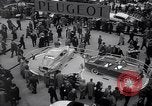 Image International Auto Show New York City USA, 1956, de la seconde 7 séquences d'archives historiques vidéo 65675038024