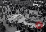 Image International Auto Show New York City USA, 1956, de la seconde 8 séquences d'archives historiques vidéo 65675038024