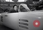 Image International Auto Show New York City USA, 1956, de la seconde 13 séquences d'archives historiques vidéo 65675038024