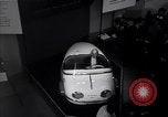 Image International Auto Show New York City USA, 1956, de la seconde 16 séquences d'archives historiques vidéo 65675038024