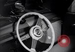 Image International Auto Show New York City USA, 1956, de la seconde 27 séquences d'archives historiques vidéo 65675038024