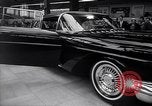 Image International Auto Show New York City USA, 1956, de la seconde 31 séquences d'archives historiques vidéo 65675038024