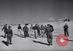 Immagine di Le forze britanniche intercettare illegale di immigrati ebrei Palestina, 1947, secondo 16 filmato di repertorio 65675038027