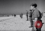Immagine di Le forze britanniche intercettare illegale di immigrati ebrei Palestina, 1947, secondo 38 filmato di repertorio 65675038027