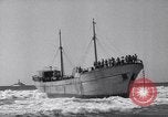 Immagine di Le forze britanniche intercettare illegale di immigrati ebrei Palestina, 1947, secondo 46 filmato di repertorio 65675038027