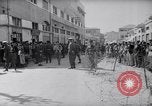 Standbild britischen Verhängung des Kriegsrechts in Eretz Israel Tel Aviv Palästina, 1947, aus Sekunde 10 historischem Filmmaterial Videoclip 65675038028