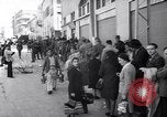 Standbild britischen Verhängung des Kriegsrechts in Eretz Israel Tel Aviv Palästina, 1947, aus Sekunde 17 historischem Filmmaterial Videoclip 65675038028