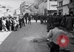 Standbild britischen Verhängung des Kriegsrechts in Eretz Israel Tel Aviv Palästina, 1947, aus Sekunde 22 historischem Filmmaterial Videoclip 65675038028