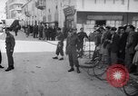 Standbild britischen Verhängung des Kriegsrechts in Eretz Israel Tel Aviv Palästina, 1947, aus Sekunde 29 historischem Filmmaterial Videoclip 65675038028