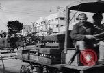 Standbild britischen Verhängung des Kriegsrechts in Eretz Israel Tel Aviv Palästina, 1947, aus Sekunde 55 historischem Filmmaterial Videoclip 65675038028